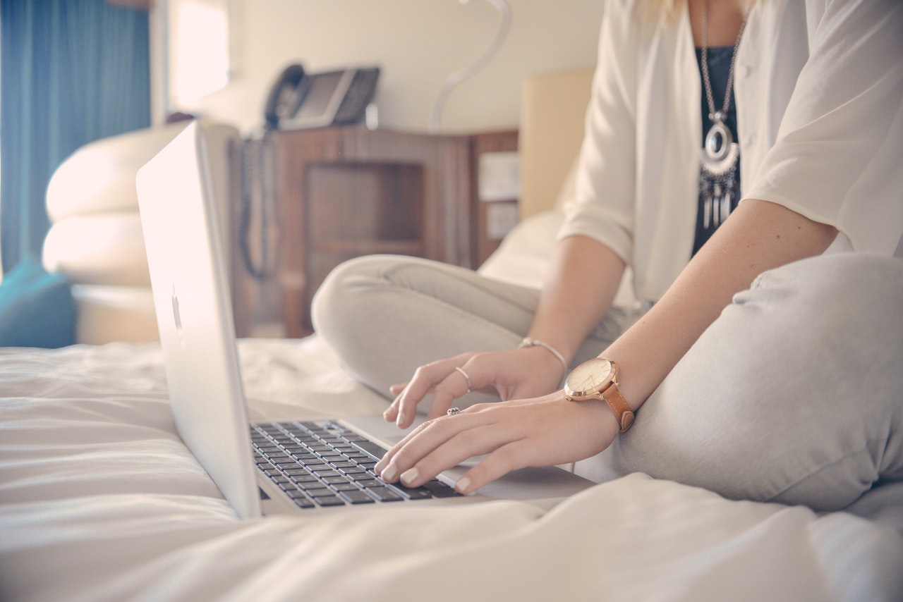 woman looking for top resume writing services